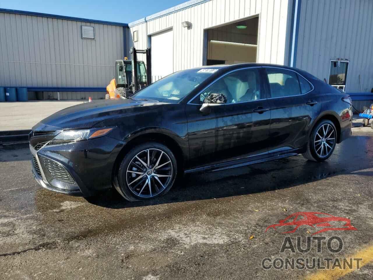 TOYOTA CAMRY 2022 - 4T1G11AK4NU658465