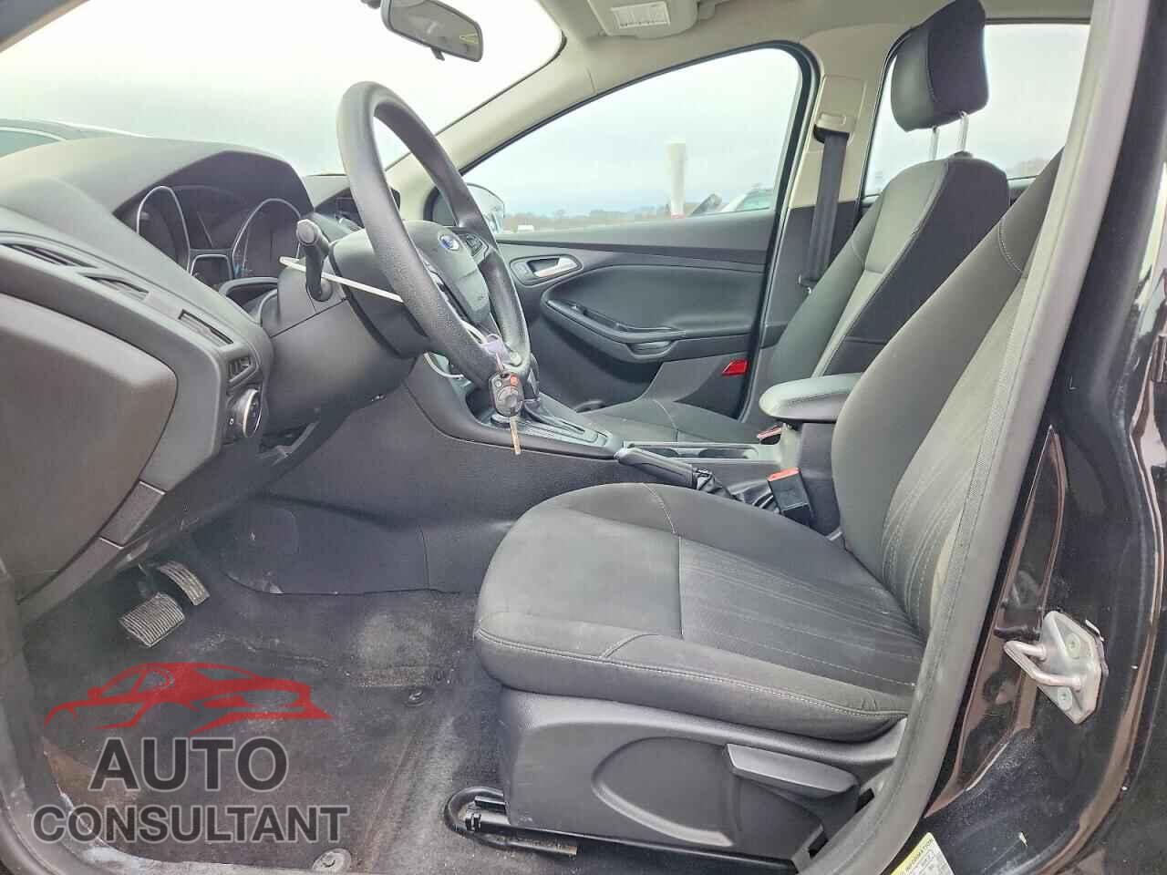 FORD FOCUS 2015 - 1FADP3F29FL344625