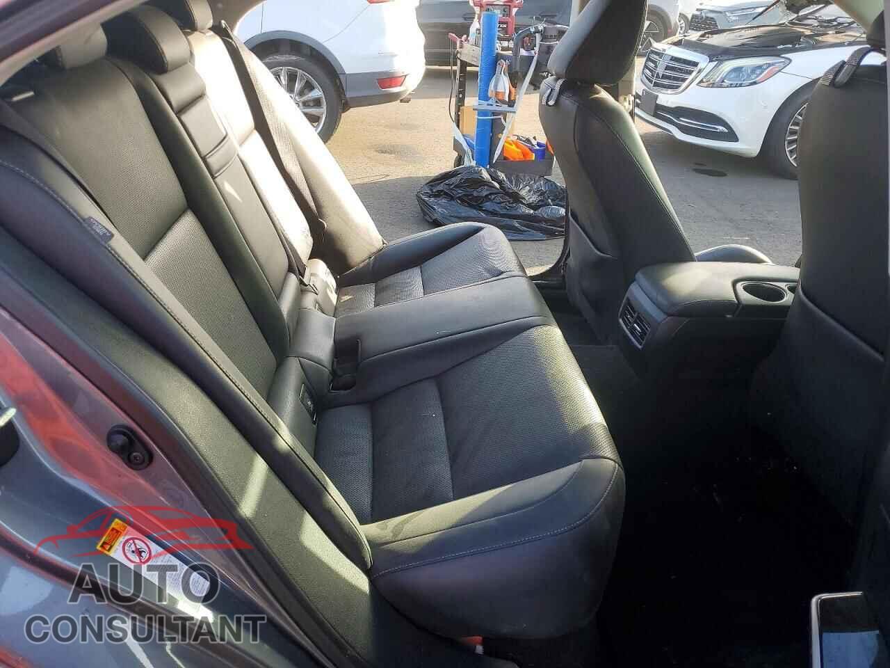 LEXUS IS 2016 - JTHBA1D28G5019446