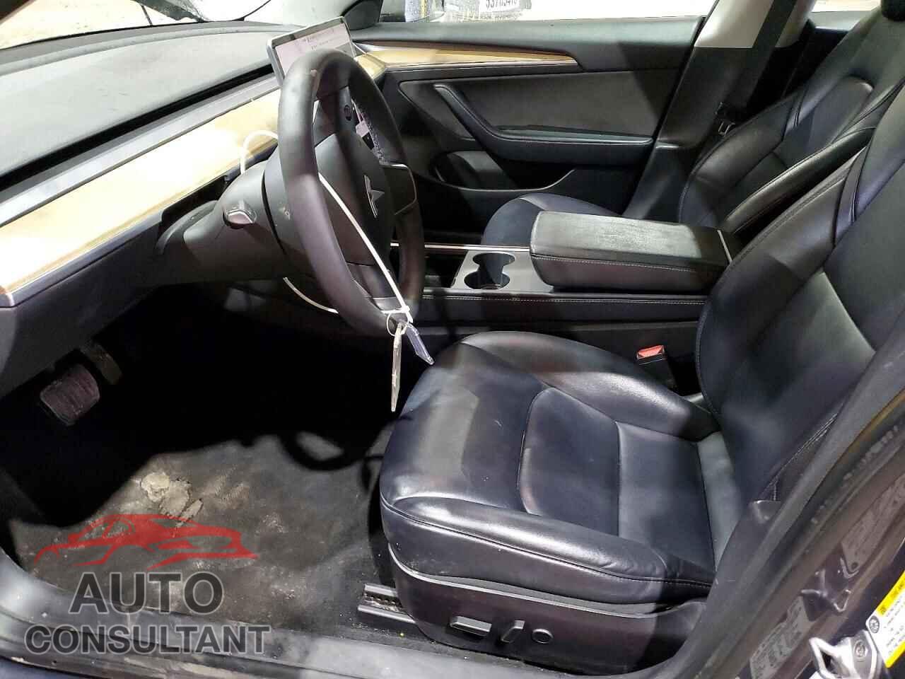 TESLA MODEL 3 2022 - 5YJ3E1EA8NF289868