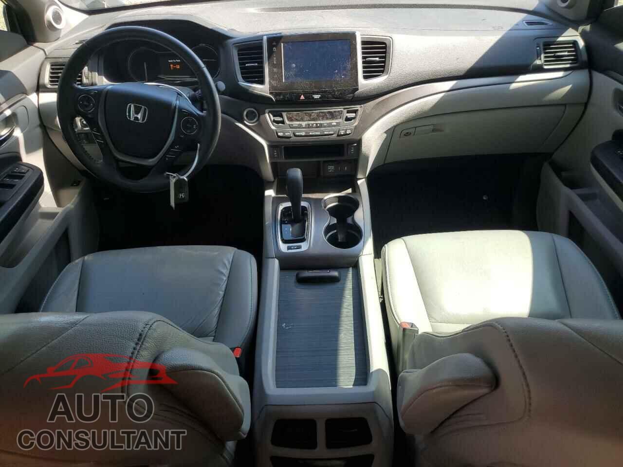 HONDA PILOT 2017 - 5FNYF6H65HB083760