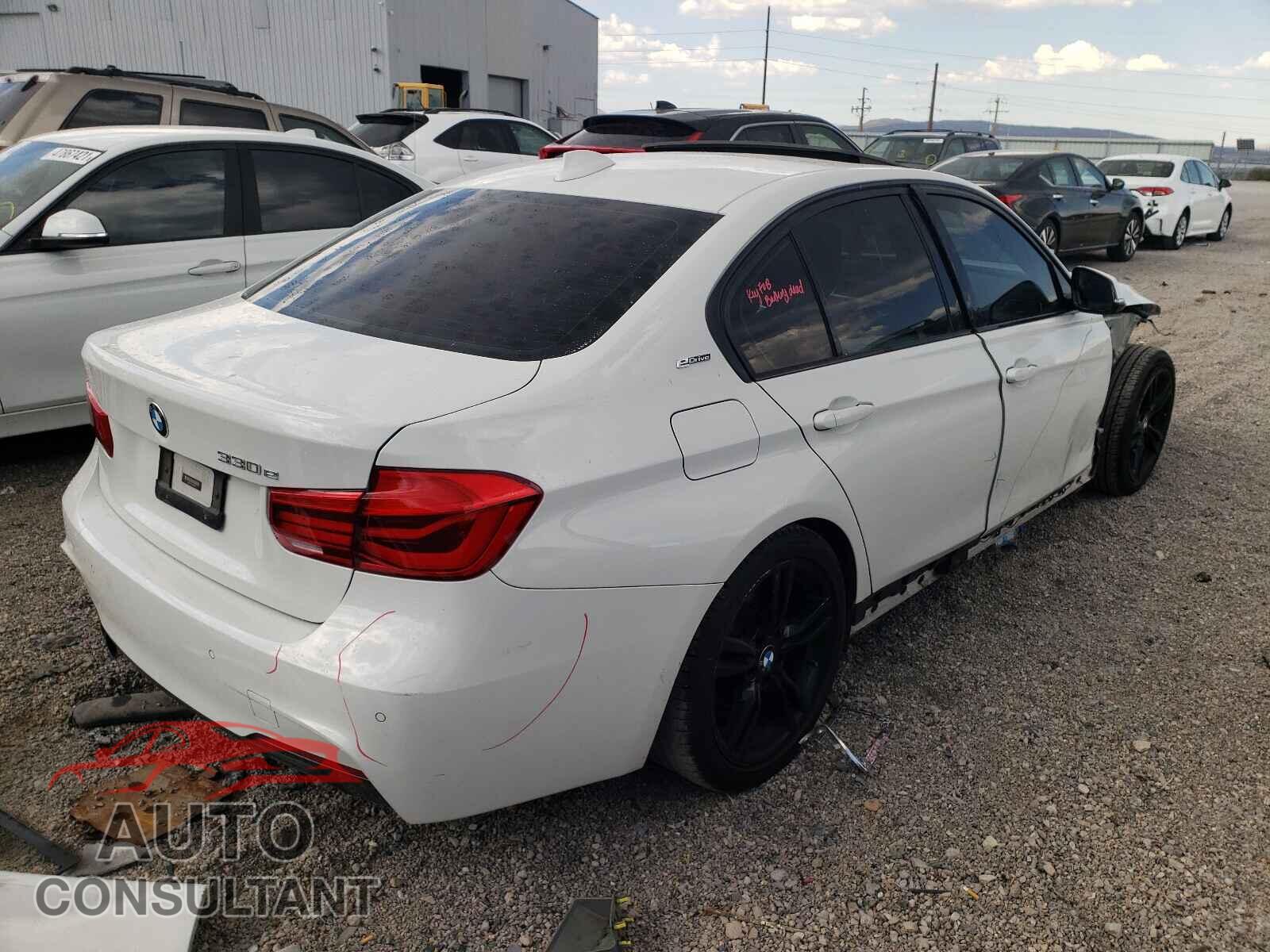 BMW 3 SERIES 2017 - WBA8E1C57HK480066