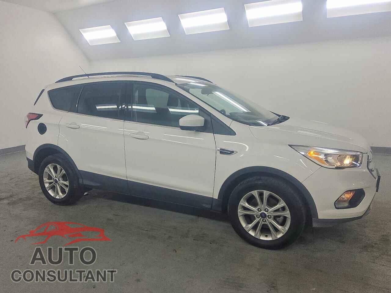 FORD ESCAPE 2018 - 1FMCU0GD7JUB17543
