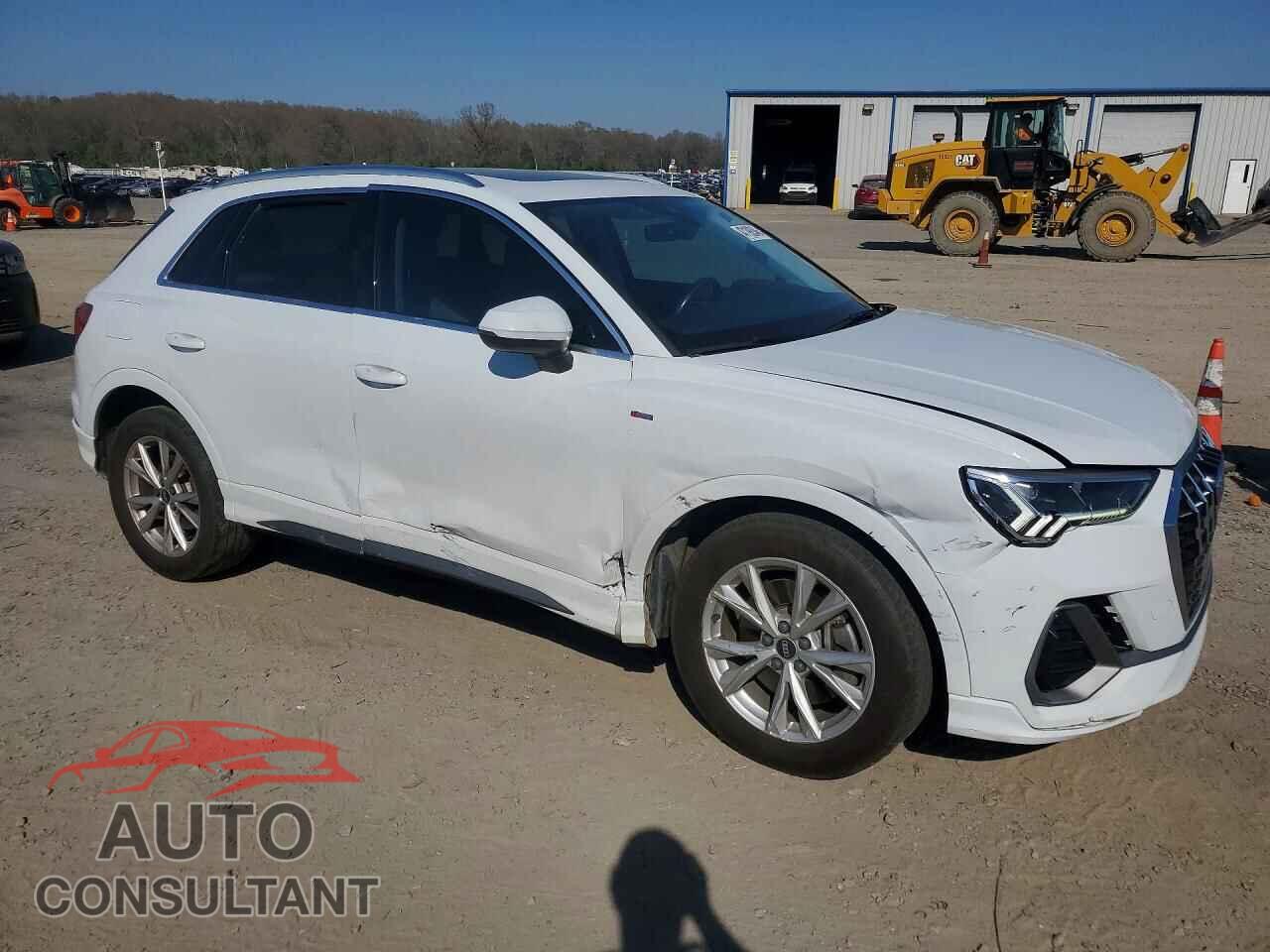 AUDI Q3 2021 - WA1EECF32M1051245
