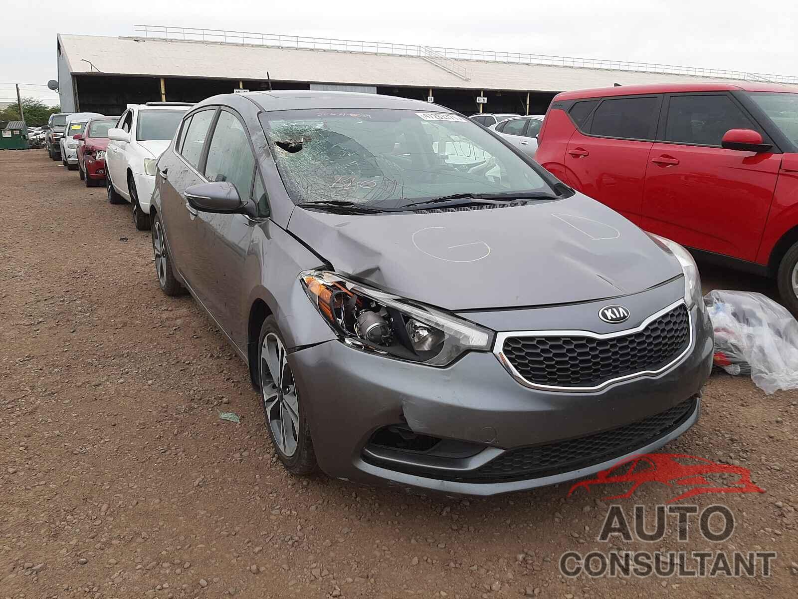 KIA FORTE 2016 - KNAFX5A80G5526937