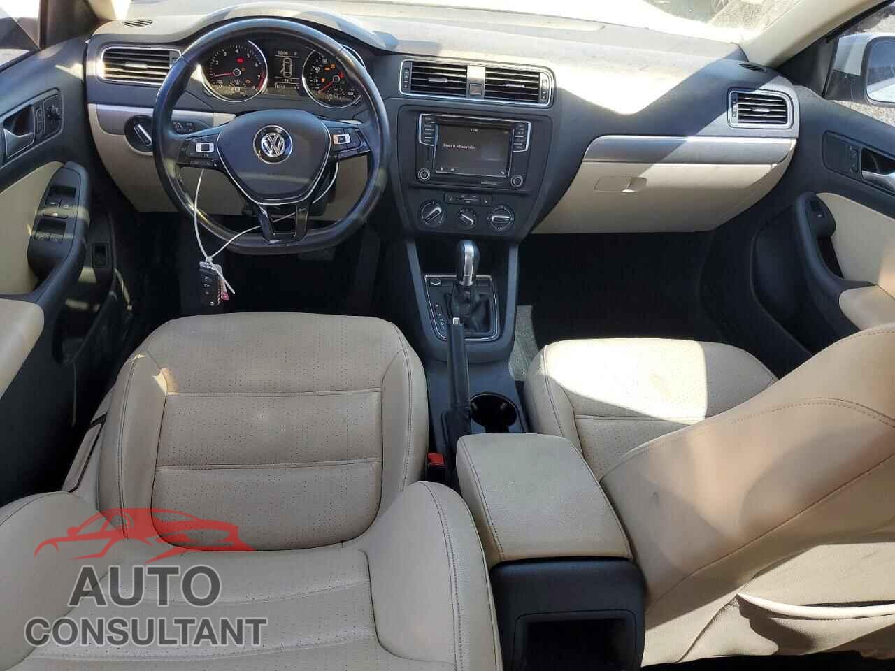 VOLKSWAGEN JETTA 2017 - 3VWDB7AJ2HM255198