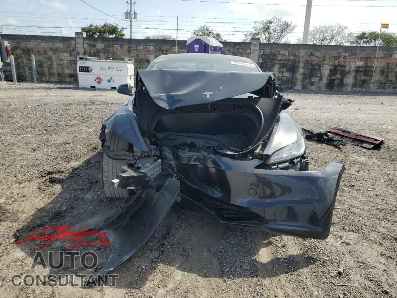 TESLA MODEL 3 2024 - 5YJ3E1EA5RF742432