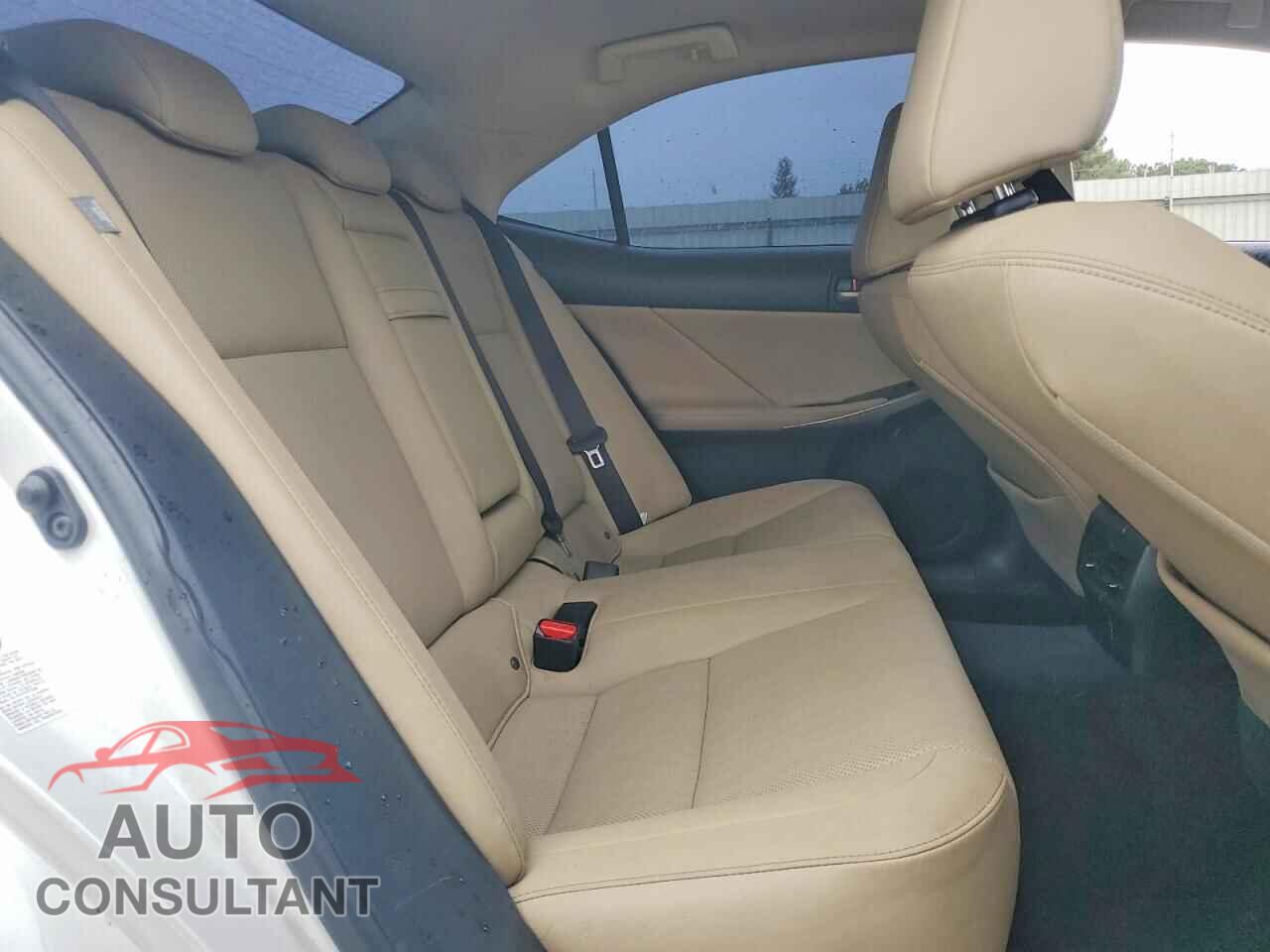 LEXUS IS 2018 - JTHBA1D24J5083913