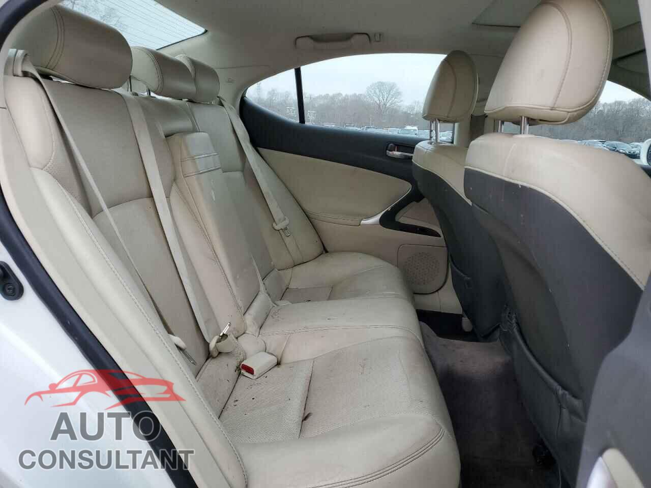 LEXUS IS 2011 - JTHCF5C27B5046290