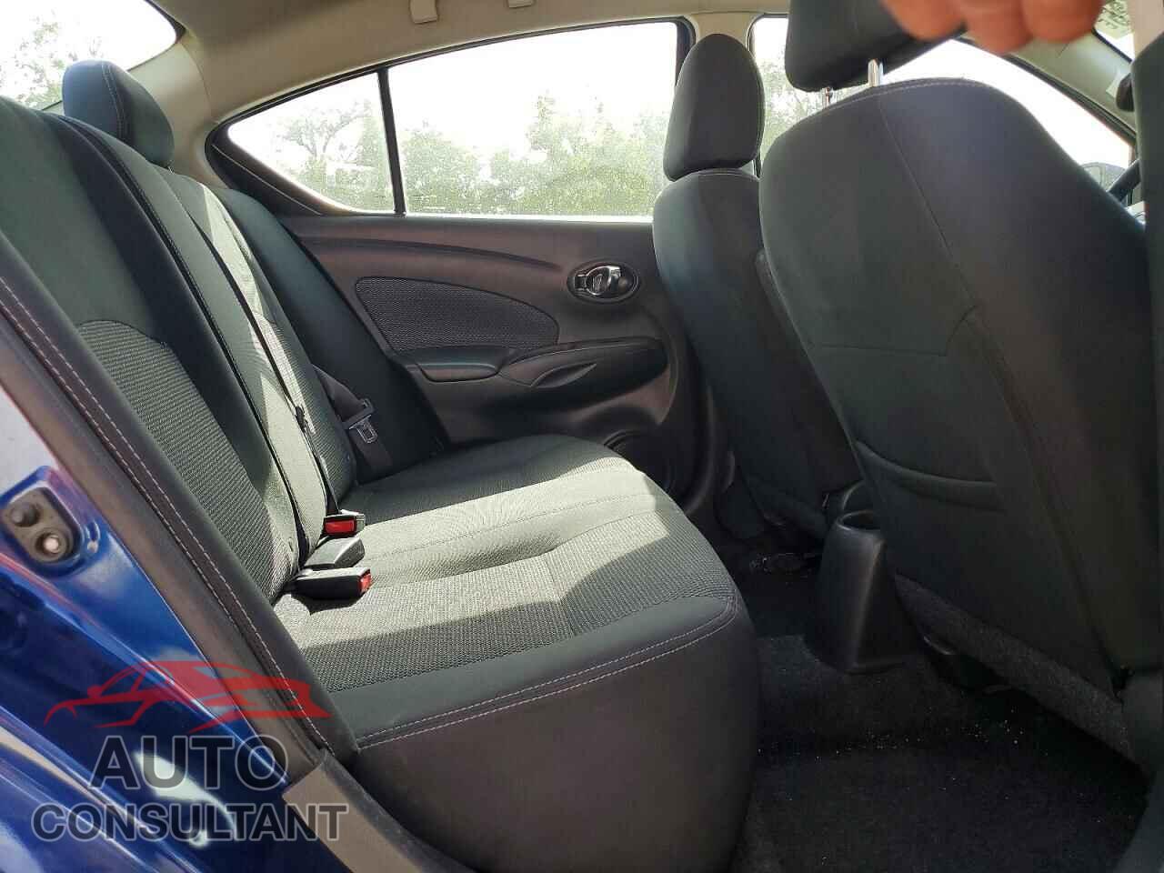 NISSAN VERSA 2019 - 3N1CN7AP3KL815384