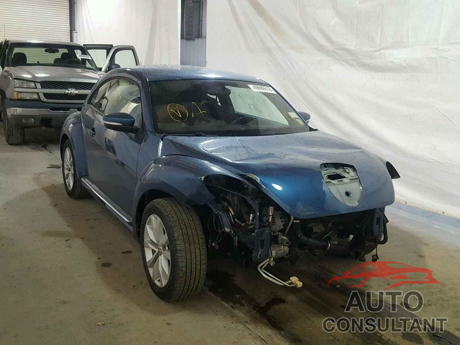 VOLKSWAGEN BEETLE 2017 - 3VWF17AT9HM627293