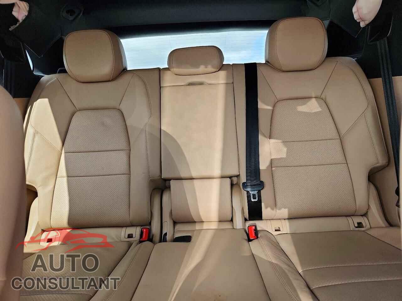 PORSCHE CAYENNE 2020 - WP1AA2AY2LDA01809