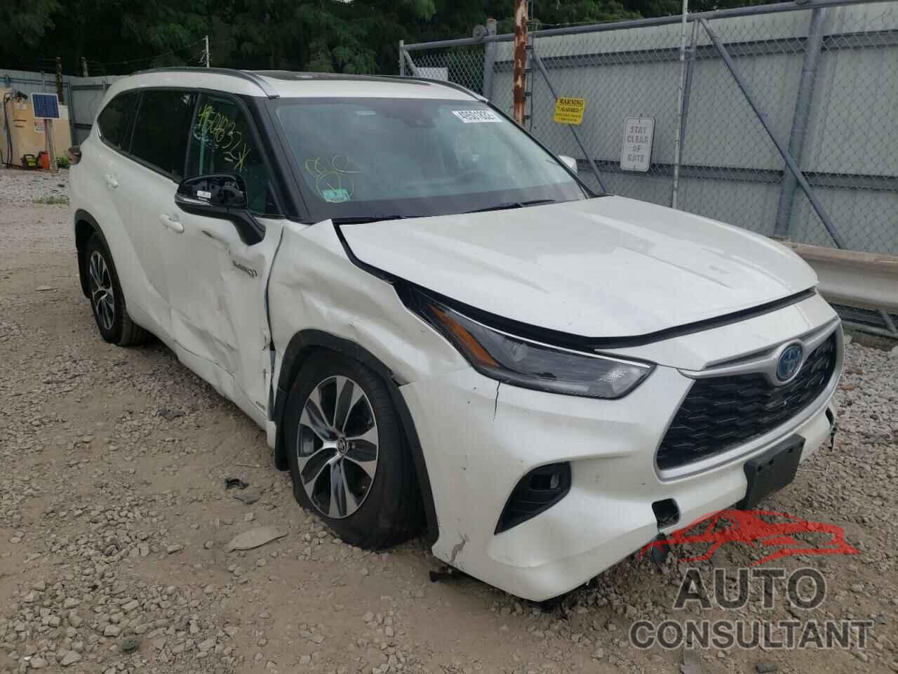TOYOTA HIGHLANDER 2021 - 5TDHBRCHXMS042441
