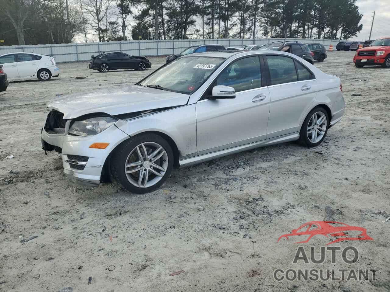 MERCEDES-BENZ C-CLASS 2013 - WDDGF8AB4DG124917