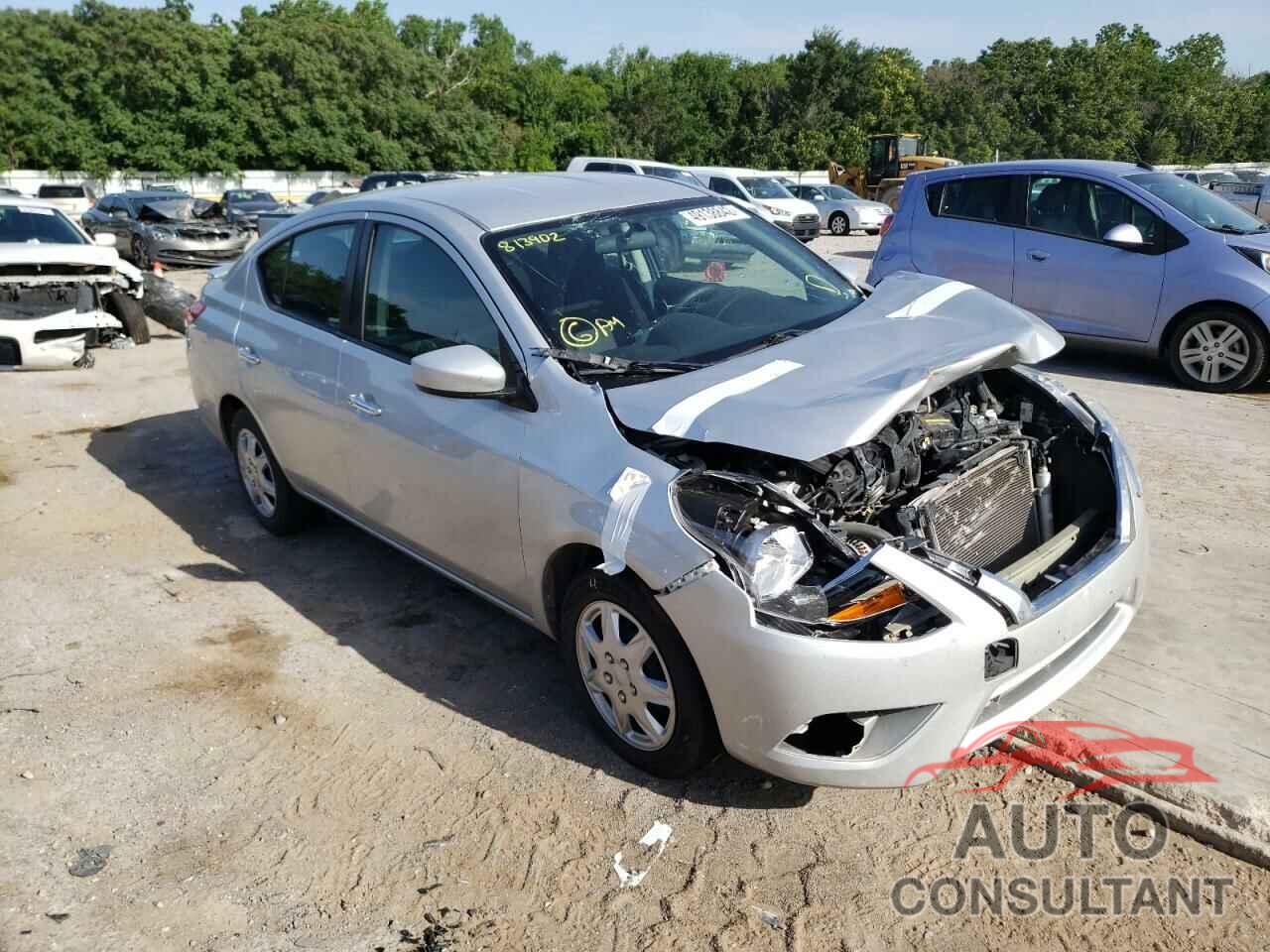 NISSAN VERSA 2018 - 3N1CN7AP2JL813902