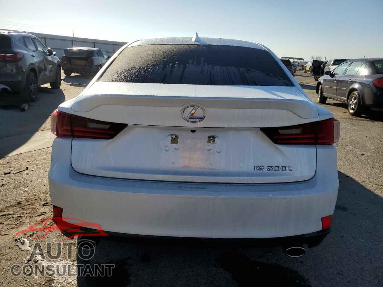 LEXUS IS 2016 - JTHBA1D24G5004233