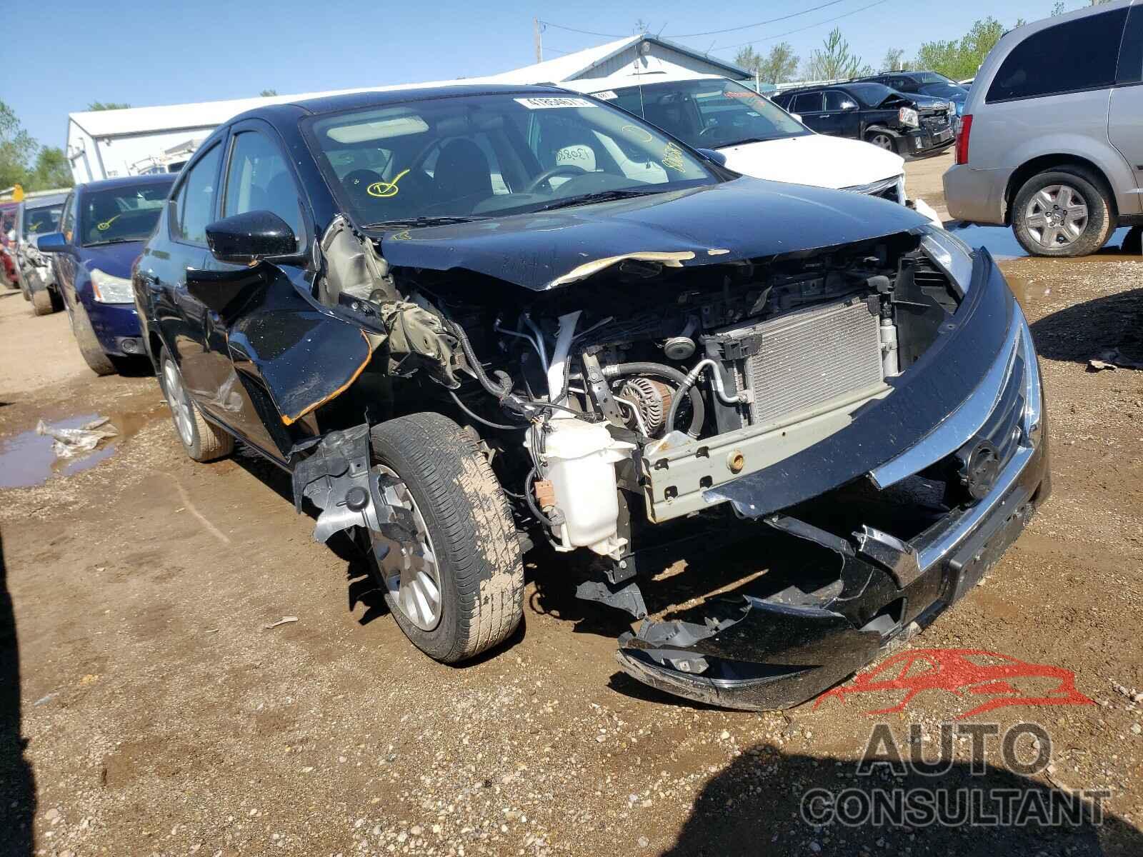 NISSAN VERSA 2017 - 3N1CN7AP4HL806587