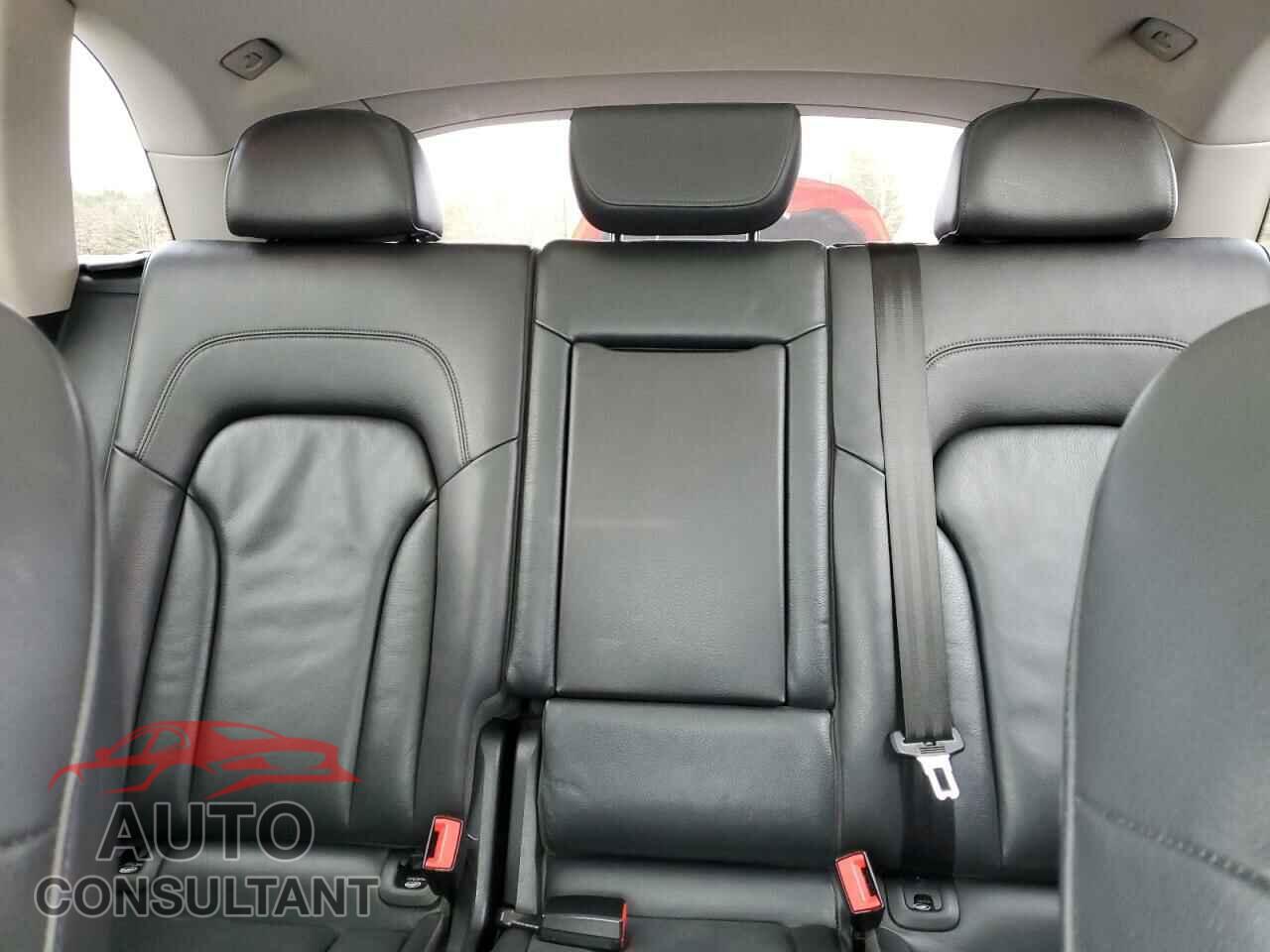 AUDI Q5 2011 - WA1DKAFP4BA007787