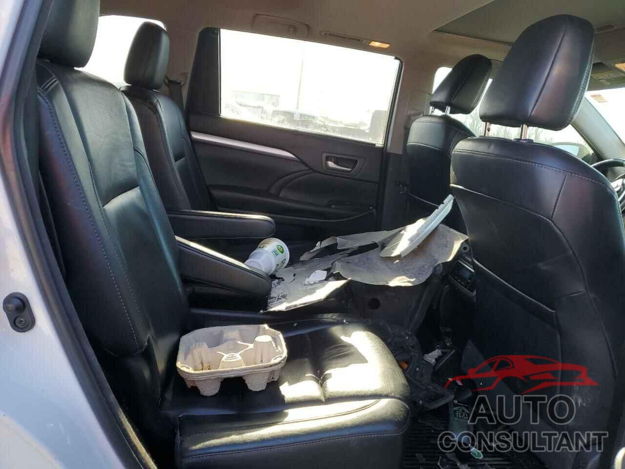 TOYOTA HIGHLANDER 2018 - 5TDJZRFH8JS843597