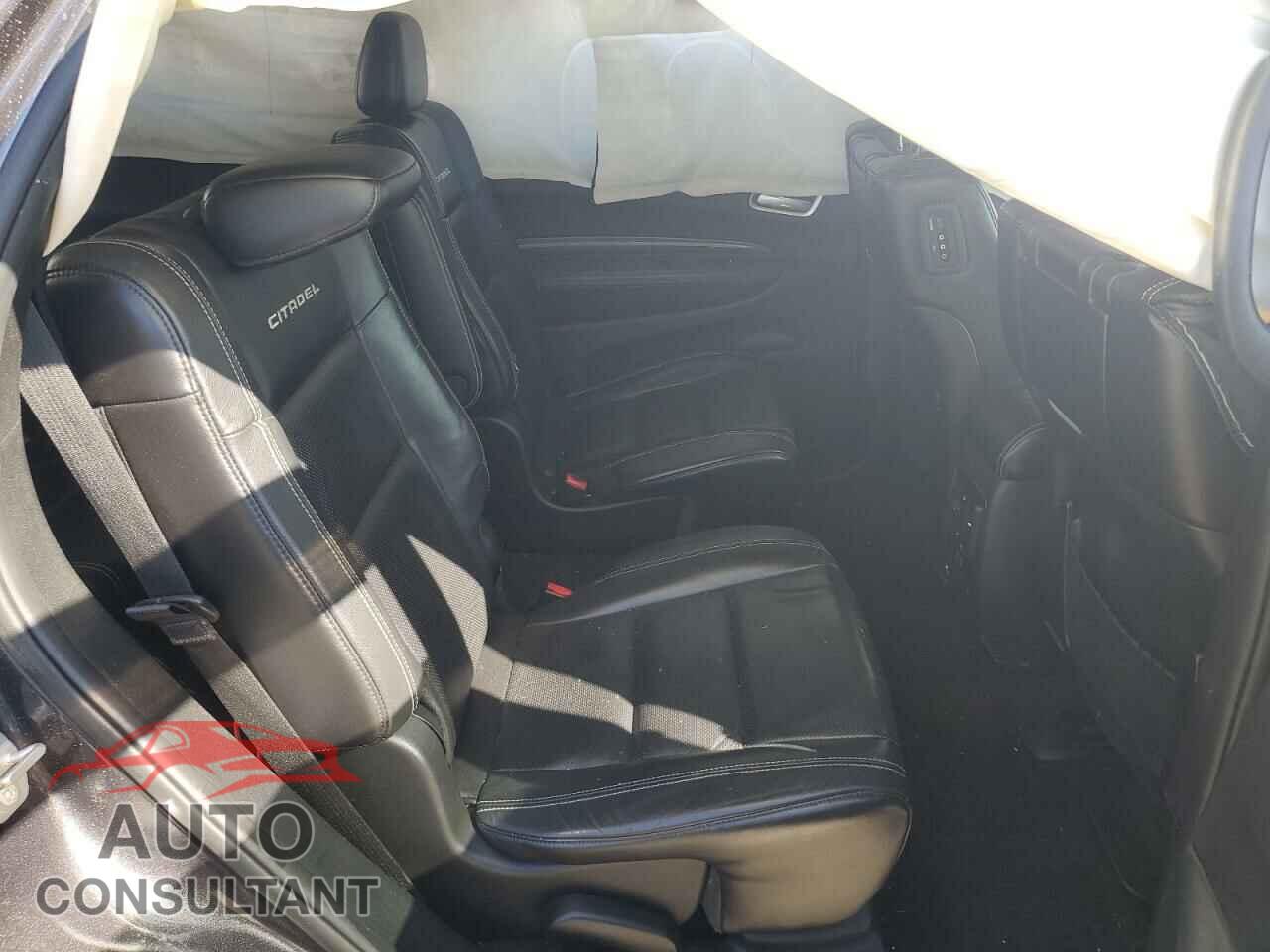 DODGE DURANGO 2018 - 1C4SDJETXJC403943