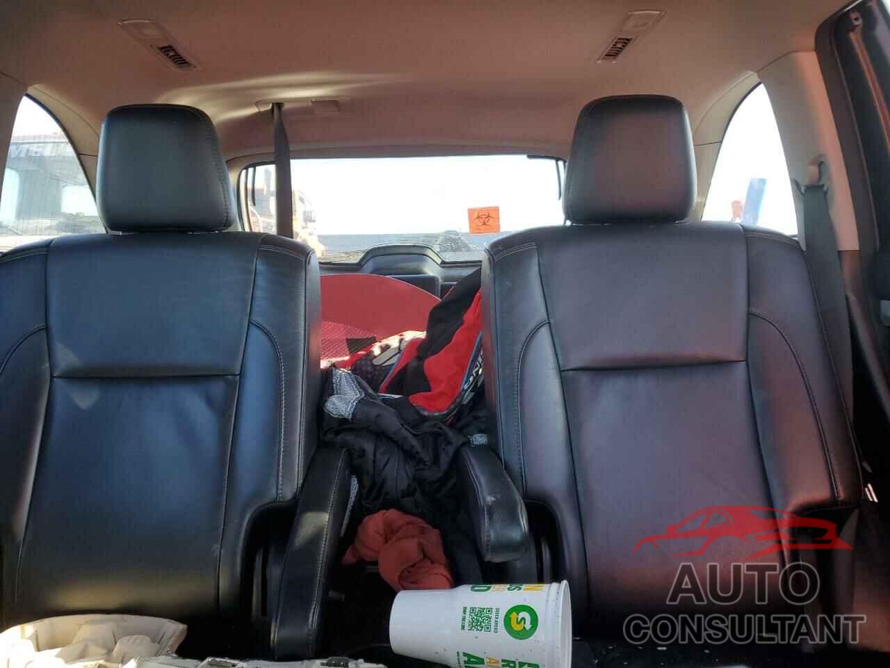 TOYOTA HIGHLANDER 2018 - 5TDJZRFH8JS843597