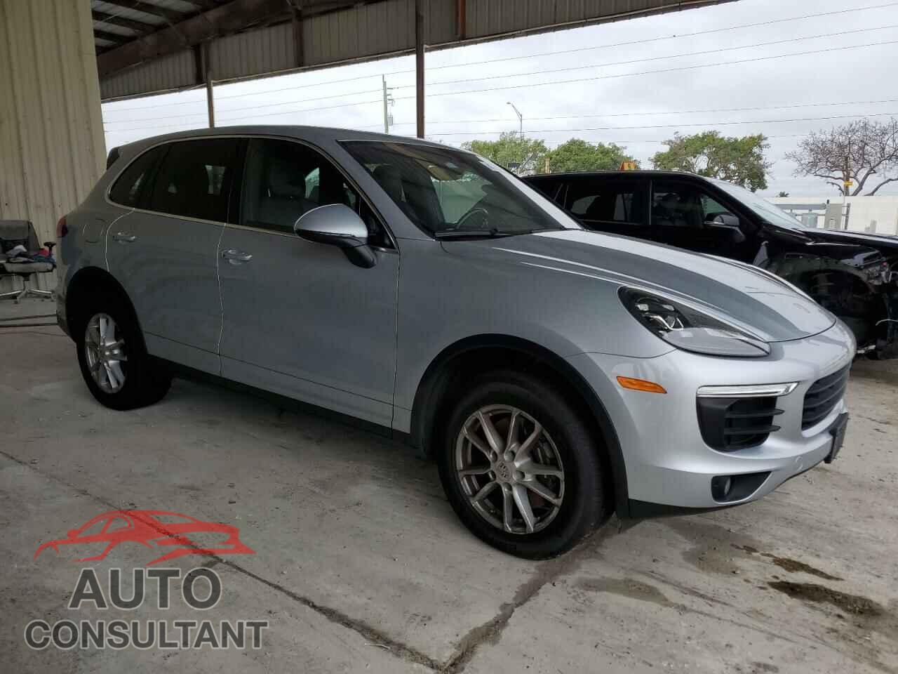 PORSCHE CAYENNE 2018 - WP1AA2A23JKA04027