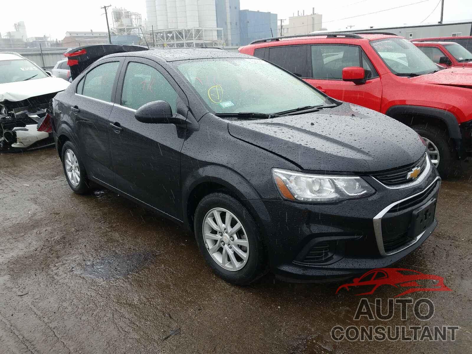 CHEVROLET SONIC 2018 - 1G1JD5SHXJ4118665
