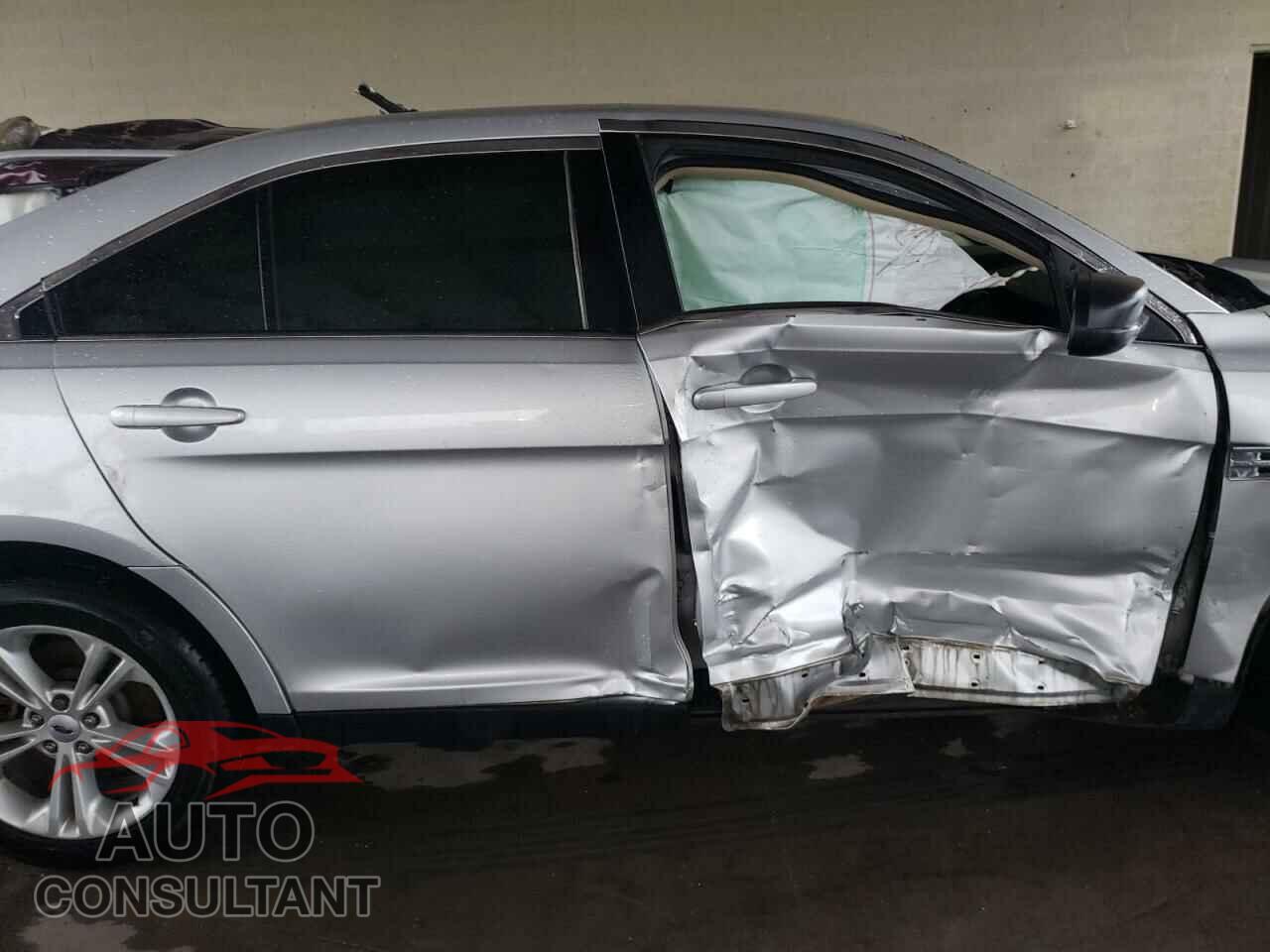 FORD TAURUS 2017 - 1FAHP2D80HG123333