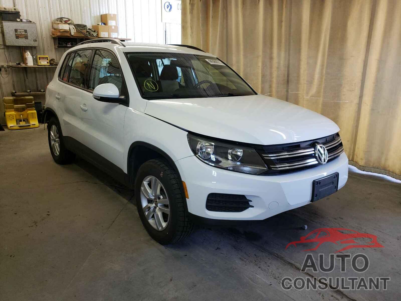 VOLKSWAGEN TIGUAN 2017 - WVGBV7AX3HK024125