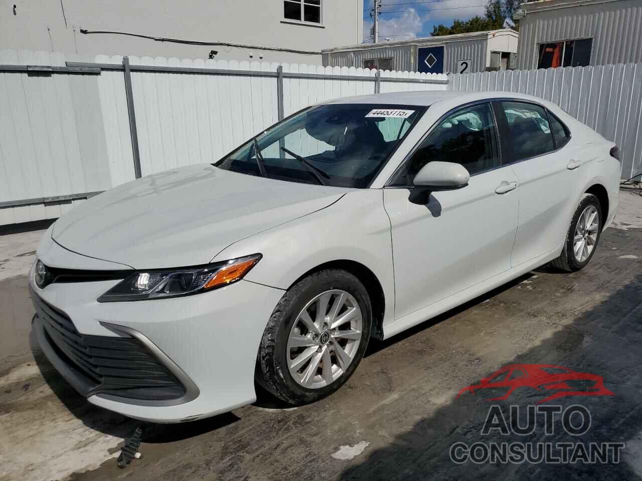 TOYOTA CAMRY 2022 - 4T1C11AK4NU032431