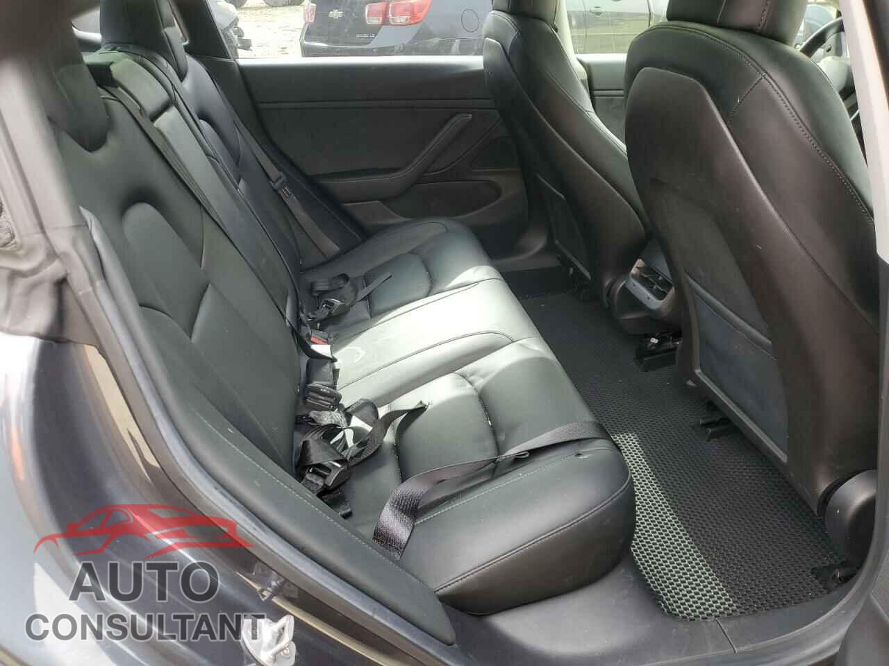TESLA MODEL 3 2019 - 5YJ3E1EA0KF400330