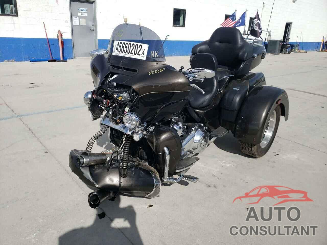 HARLEY-DAVIDSON FL 2020 - 1HD1MAF10LB850345