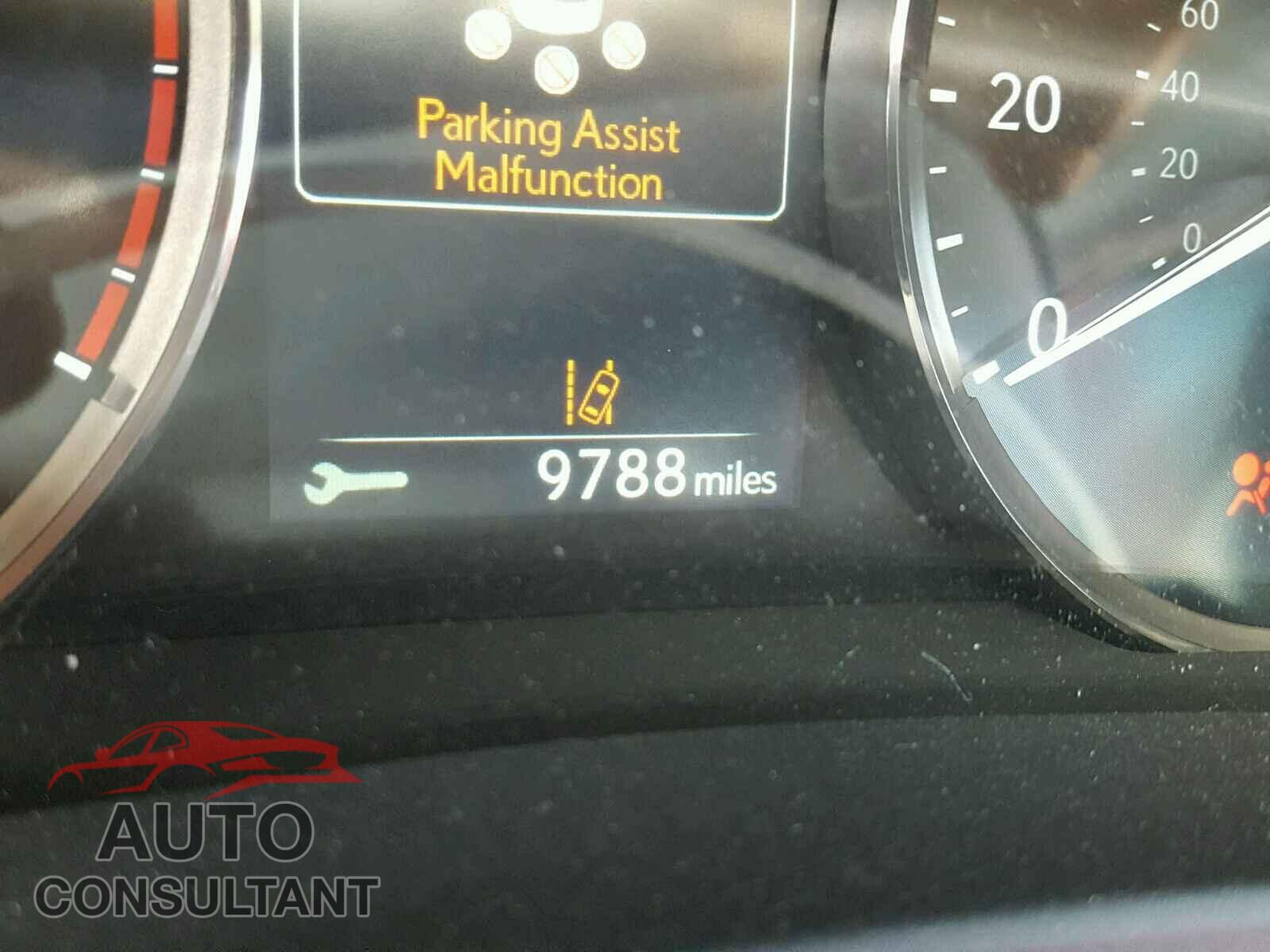 LEXUS IS 2017 - JTHBA1D26H5051216