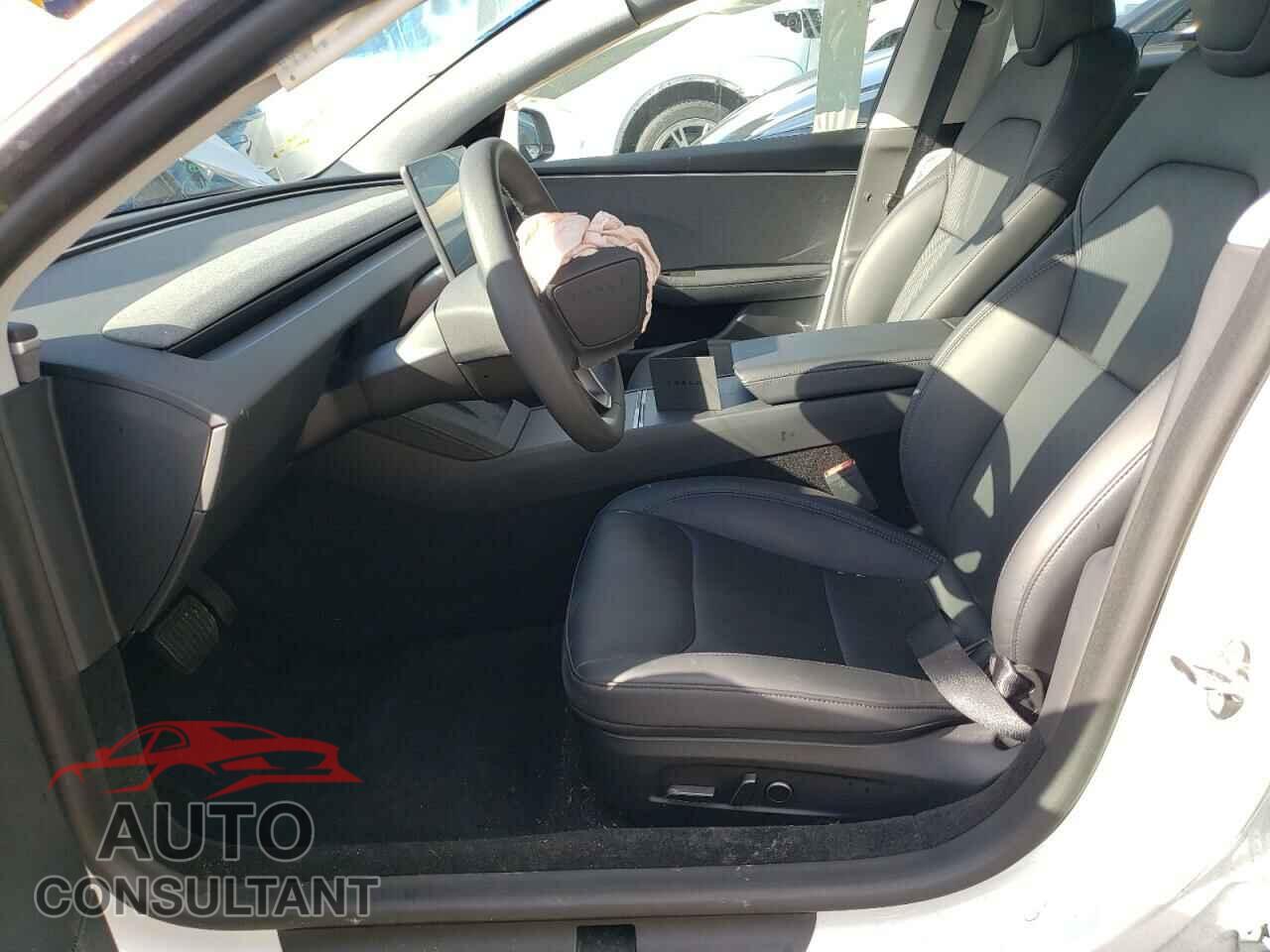 TESLA MODEL 3 2024 - 5YJ3E1EA4RF745841
