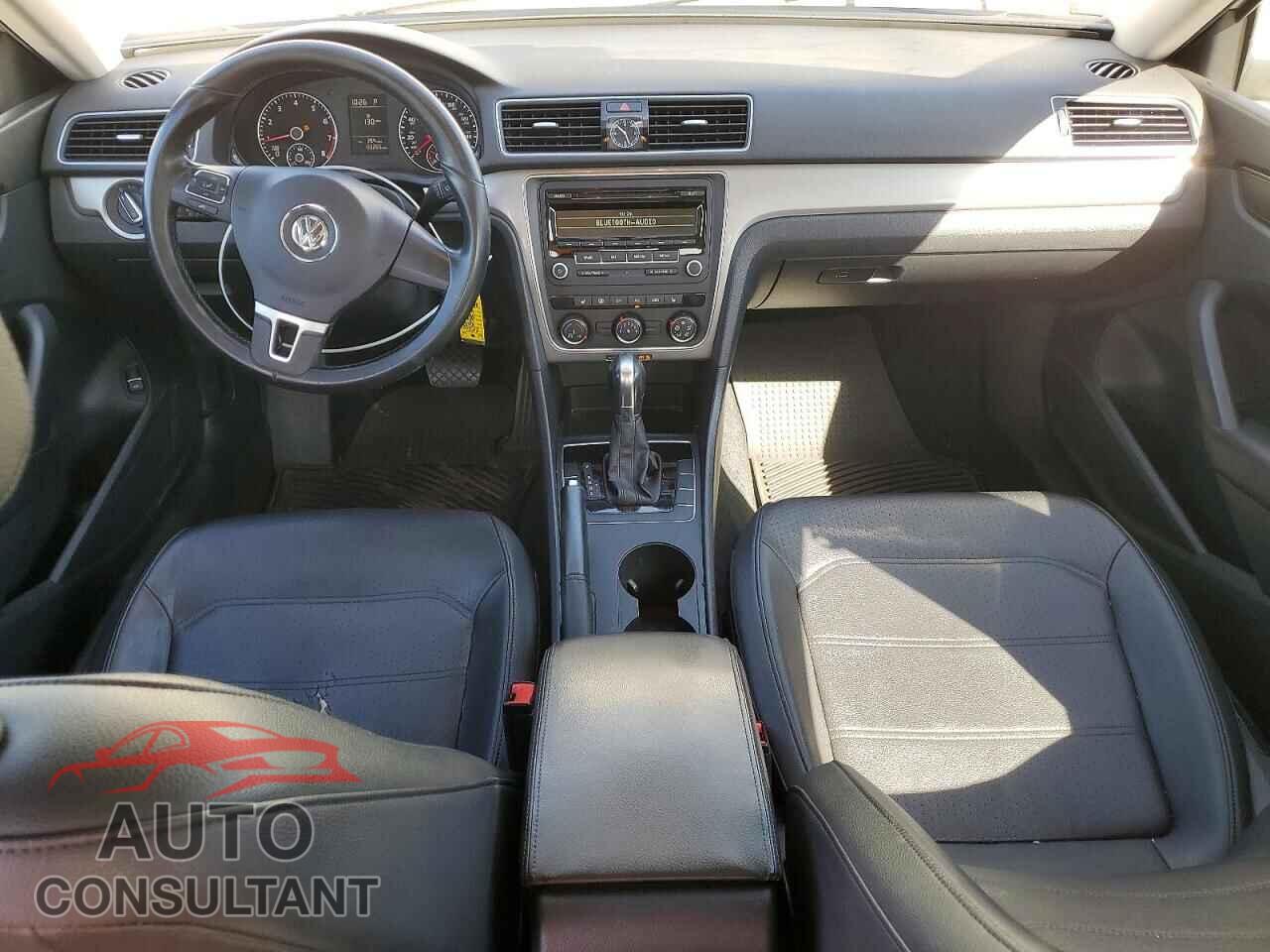 VOLKSWAGEN PASSAT 2014 - 1VWAP7A30EC020561
