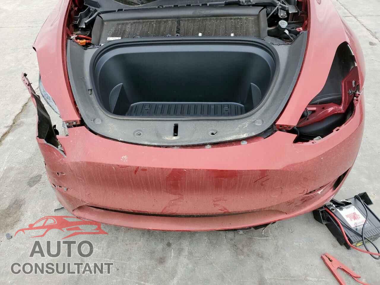 TESLA MODEL Y 2024 - 7SAYGDEE0RA321738
