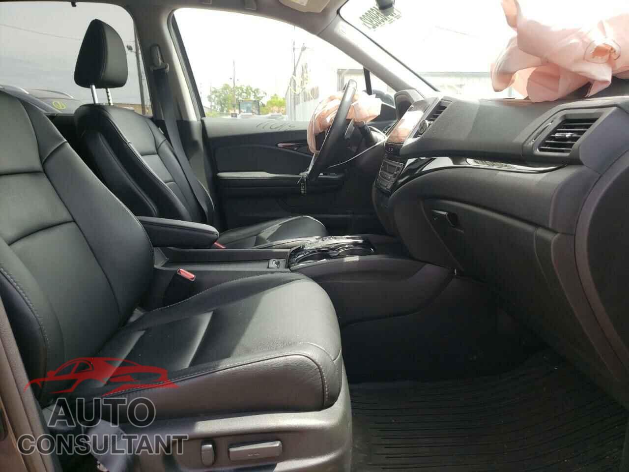HONDA PILOT 2017 - 5FNYF6H91HB084642