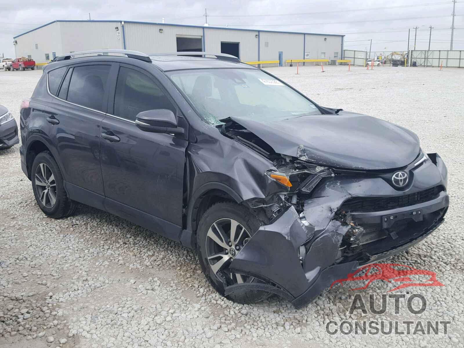 TOYOTA RAV4 XLE 2017 - JTMWFREV5HD098786
