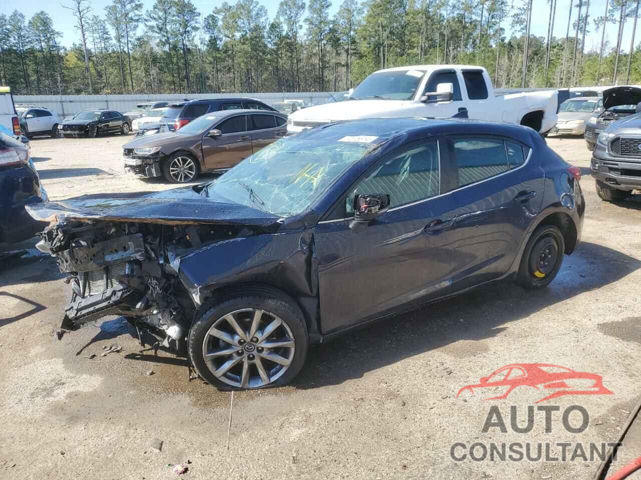 MAZDA 3 2018 - 3MZBN1L31JM238697