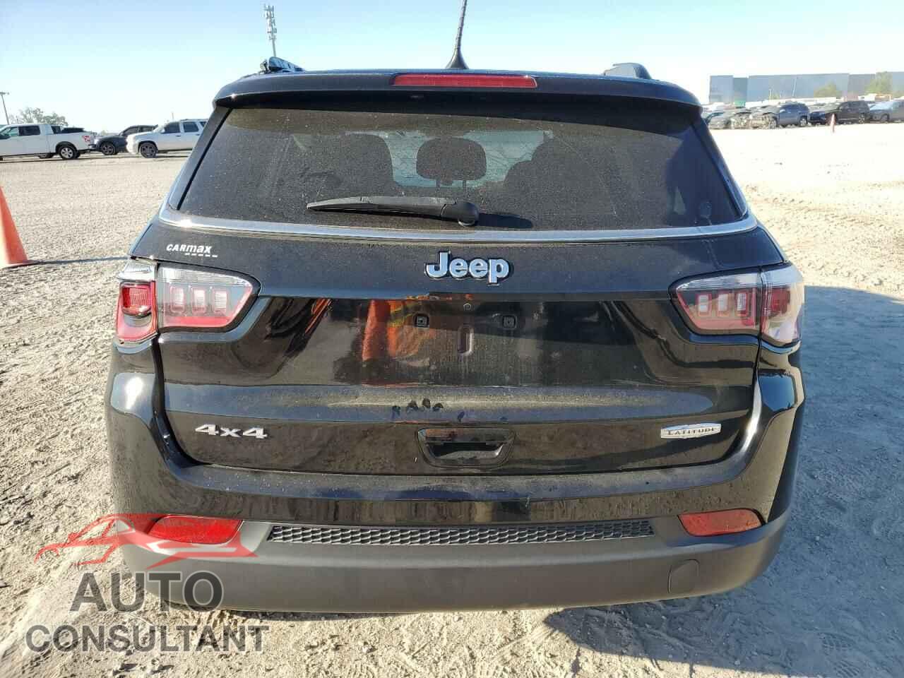 JEEP COMPASS 2018 - 3C4NJDBB3JT179907