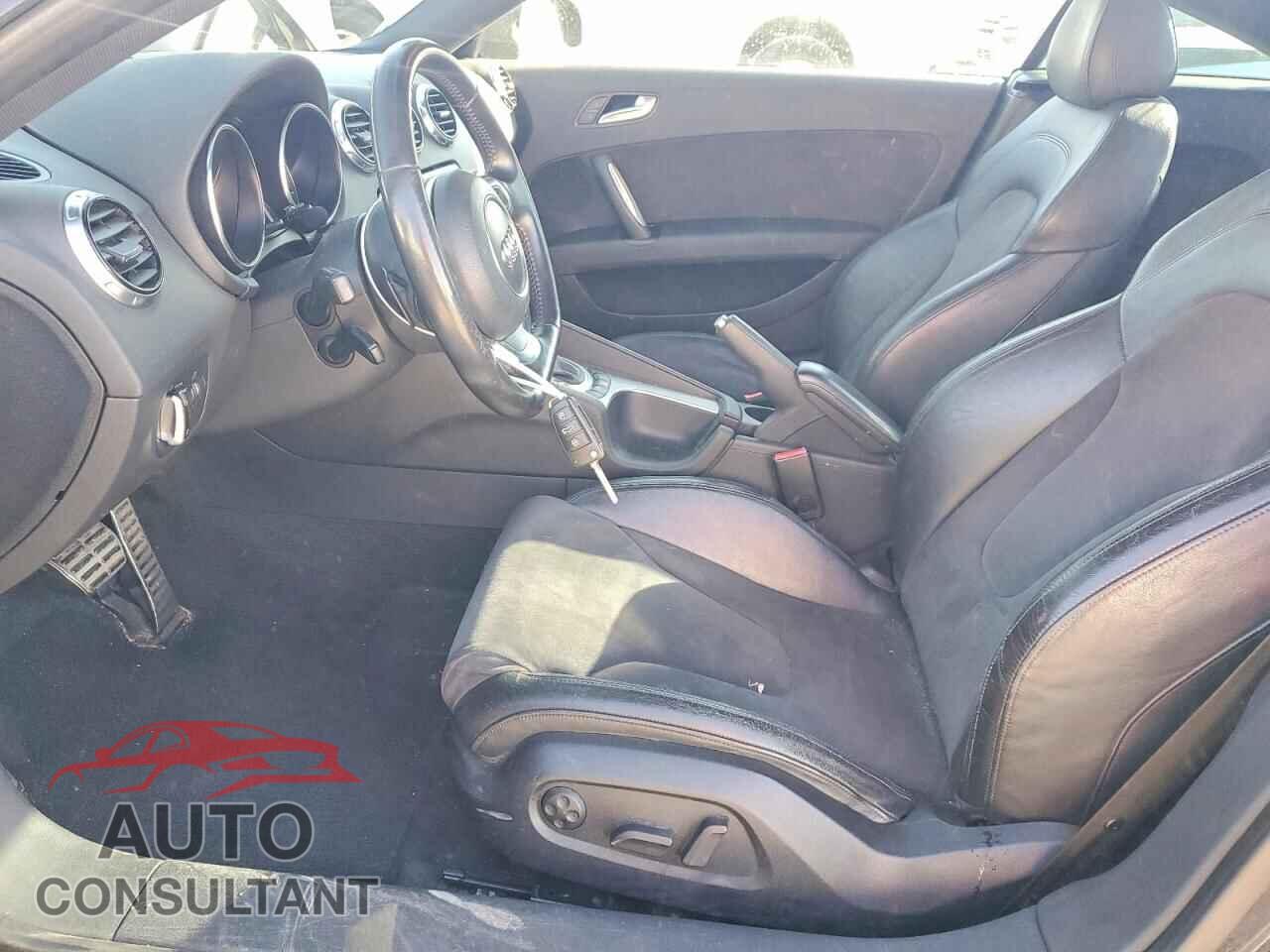 AUDI TT 2013 - TRUBFAFK1D1000603