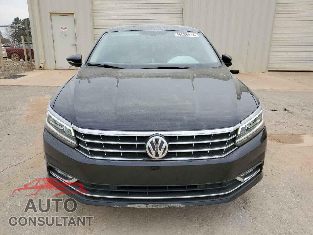 VOLKSWAGEN PASSAT 2018 - 1VWBA7A38JC044462