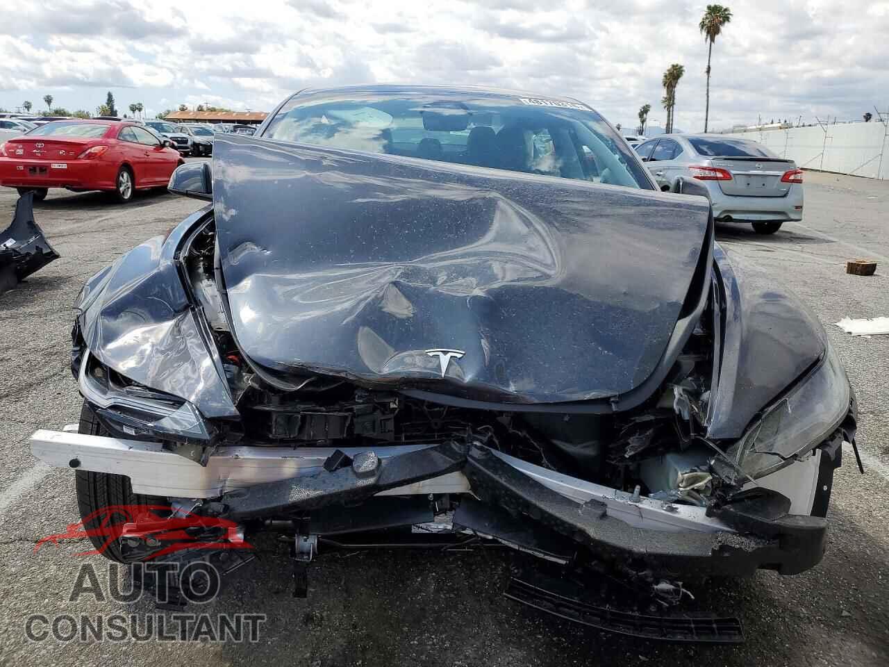 TESLA MODEL 3 2025 - 5YJ3E1EAXSF059244