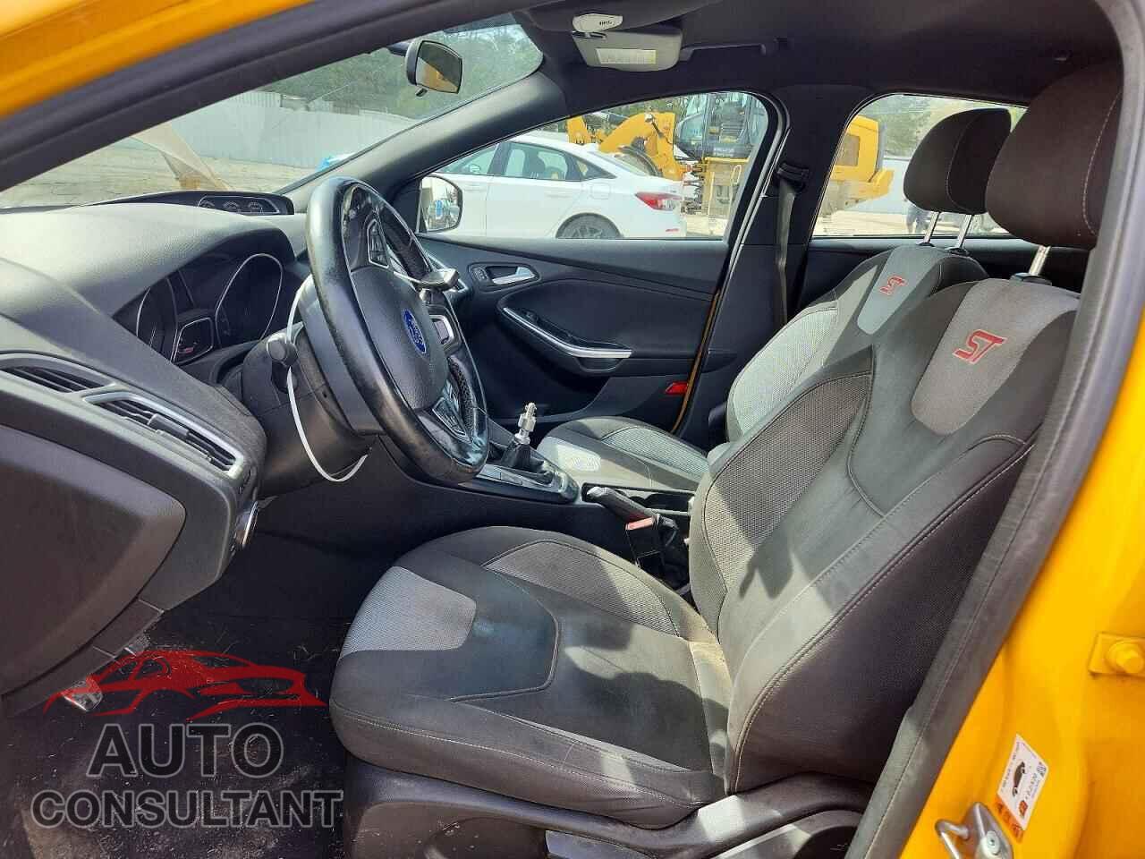 FORD FOCUS 2015 - 1FADP3L94FL315339