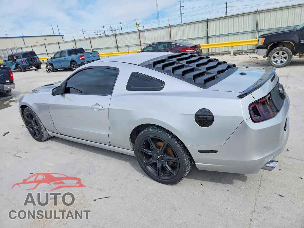 FORD MUSTANG 2014 - 1ZVBP8AM4E5266858