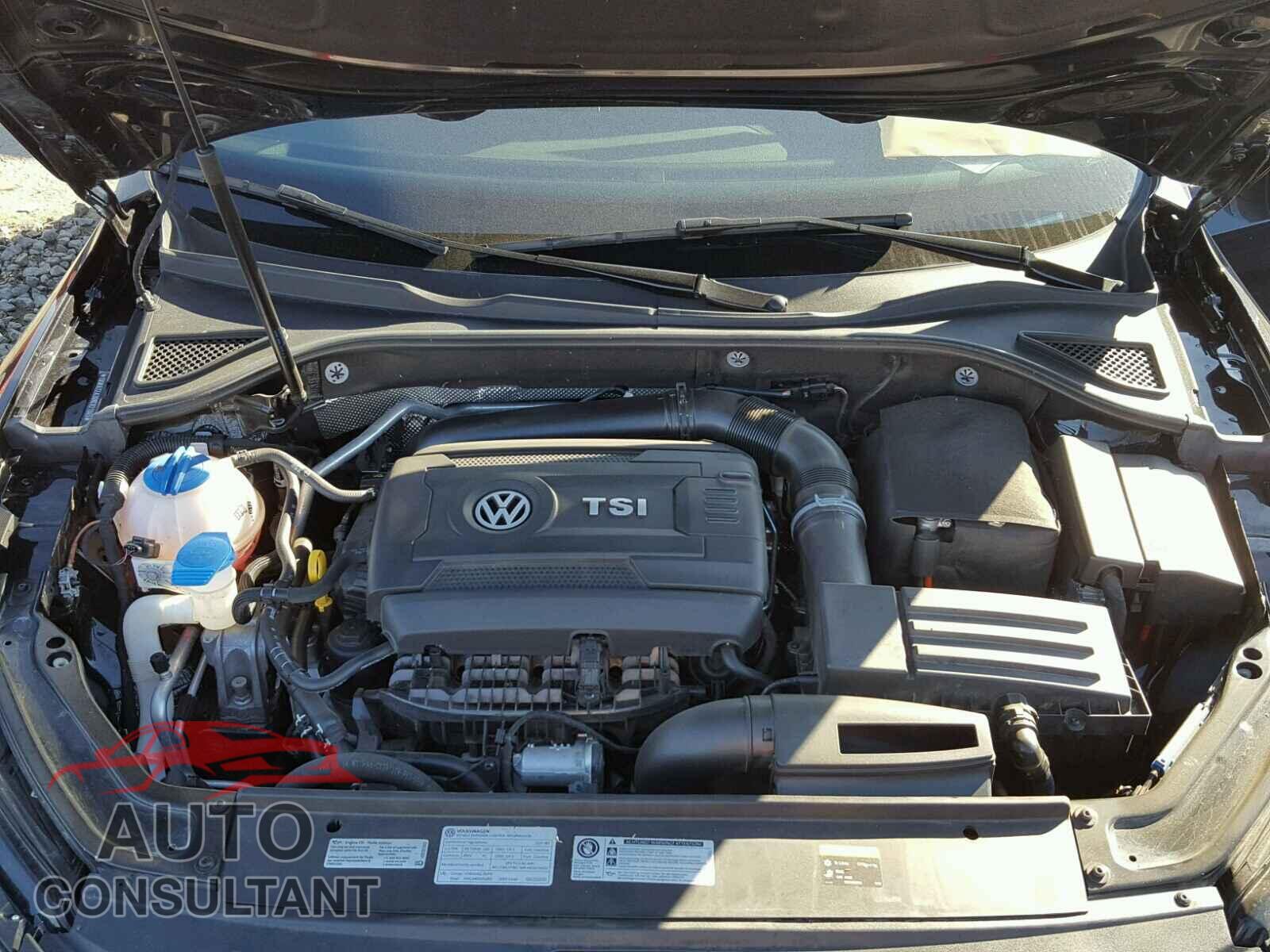 VOLKSWAGEN PASSAT 2017 - 1VWAT7A38HC021845