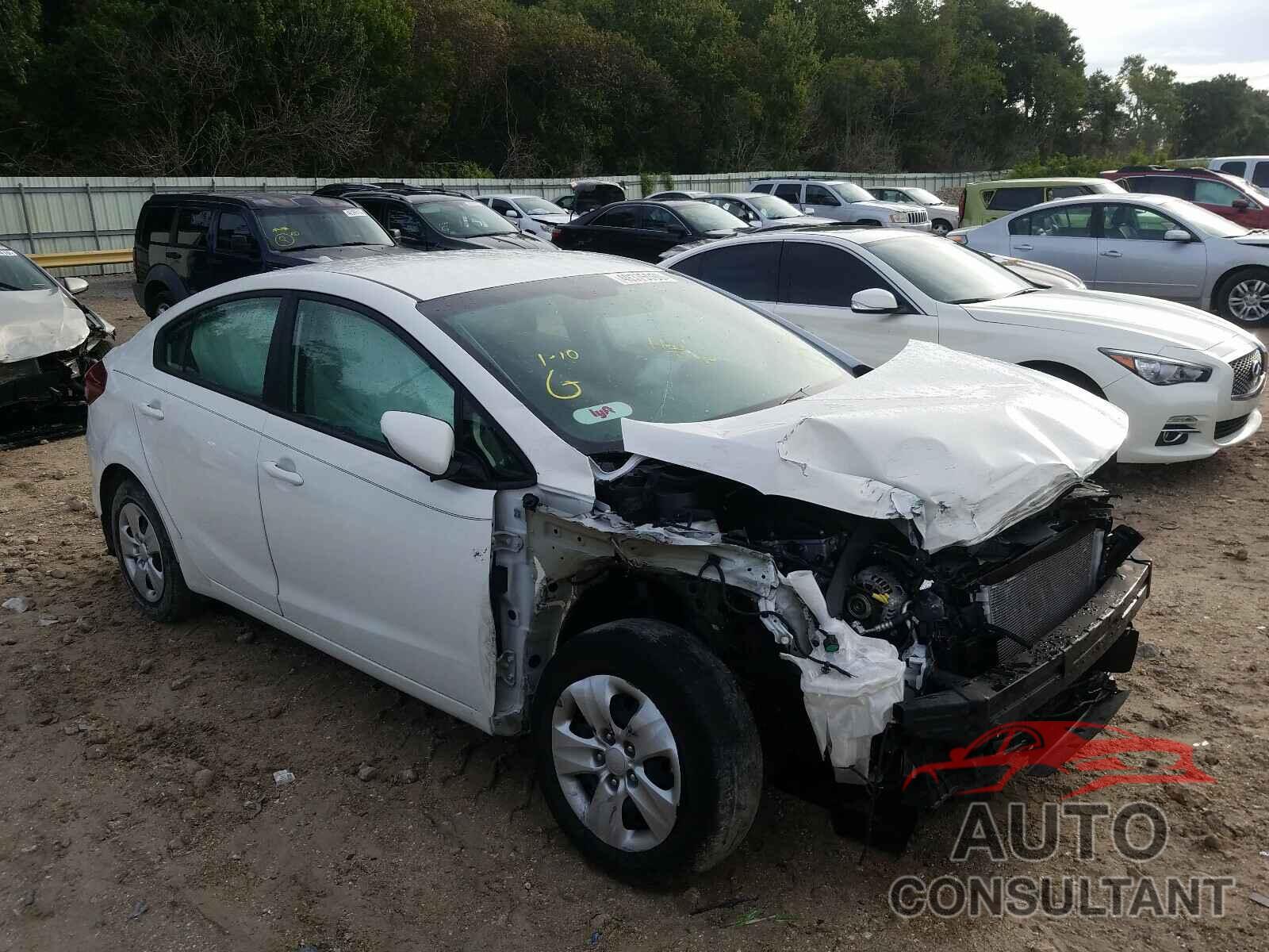 KIA FORTE 2018 - 3KPFK4A74JE239972