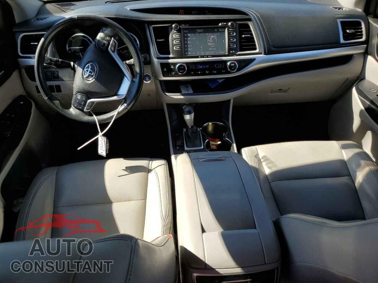 TOYOTA HIGHLANDER 2018 - 5TDJGRFH5JS037948