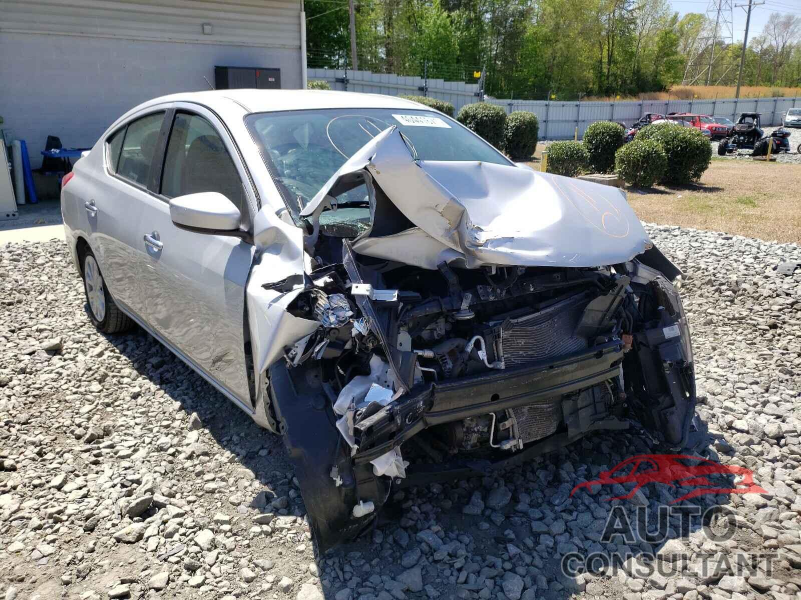 NISSAN VERSA 2017 - 3N1CN7APXHK419824