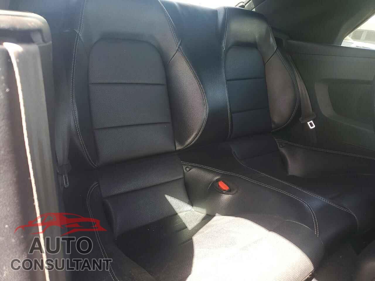 FORD MUSTANG 2021 - 1FATP8UH9M5115928